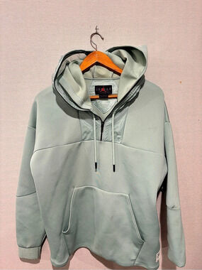 Jordan Engineered 23 Hoodie in Green